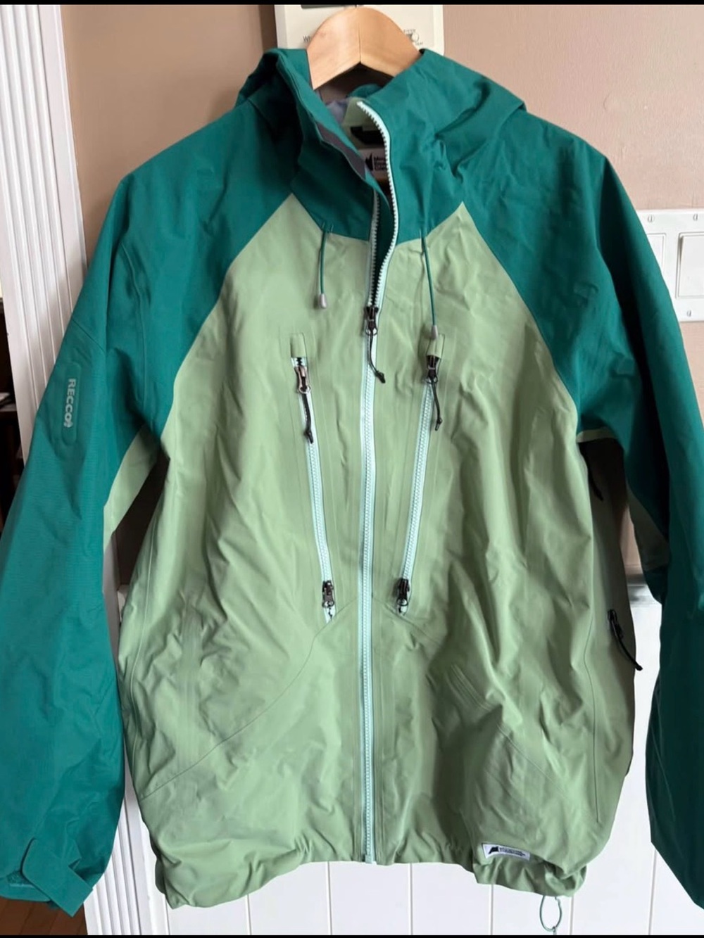 REI Women's Two-Tone Green Ski Jacket -gortex Hooded Shell
